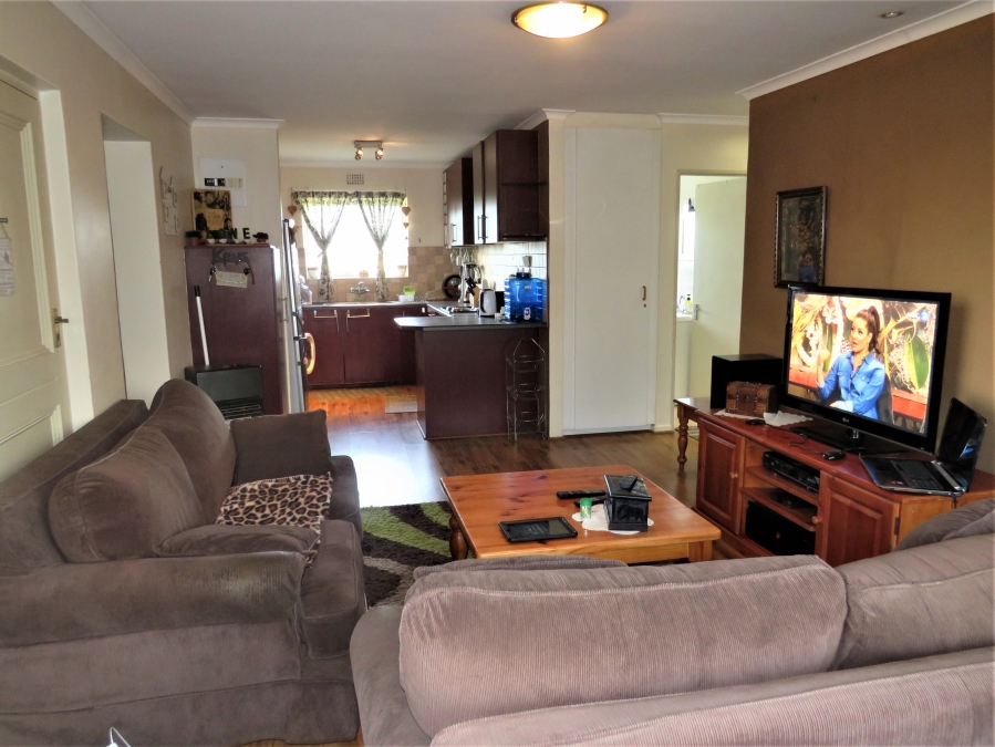 To Let 2 Bedroom Property for Rent in Greenways Golf Estate Western Cape